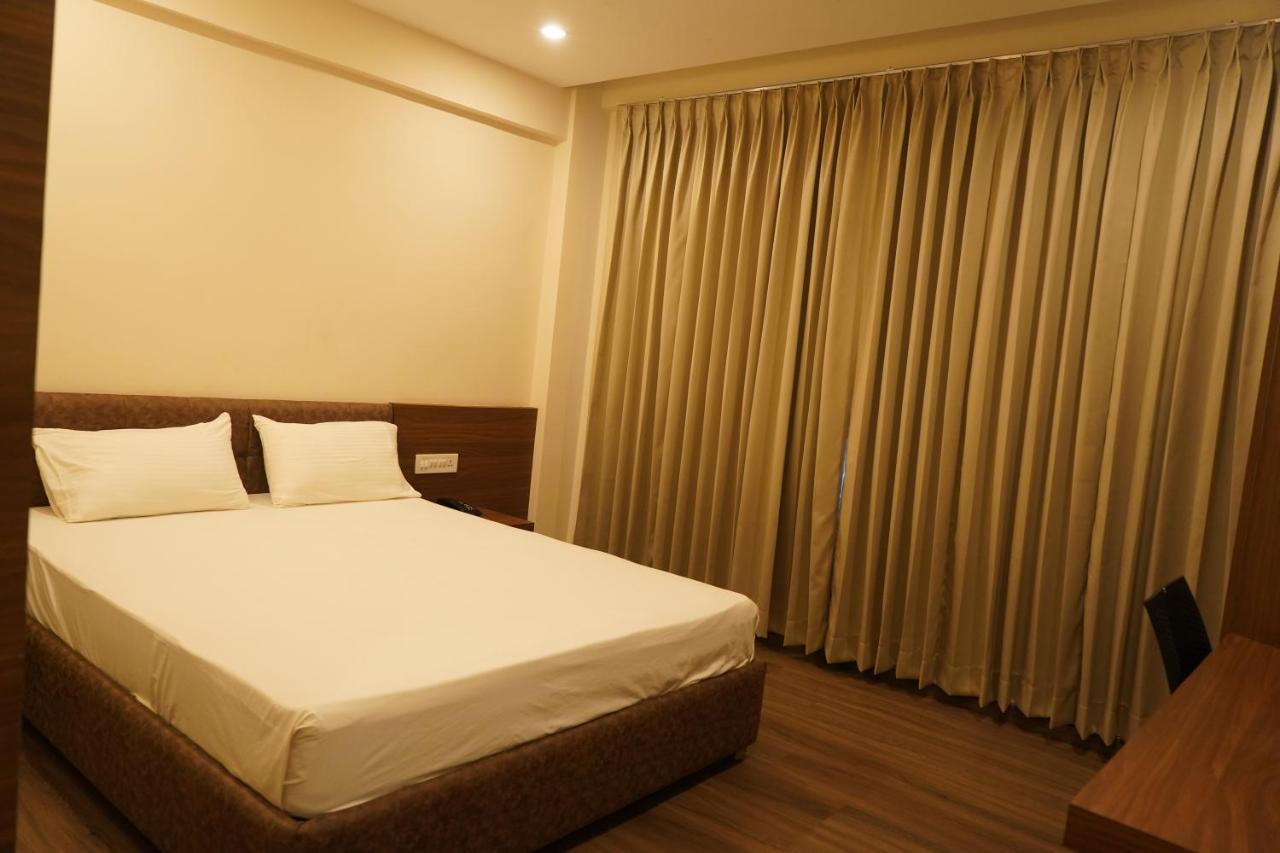 Hotel Bekal International Kasaragod Luaran gambar
